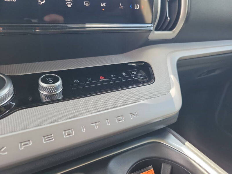 2027 Ford Expedition Active