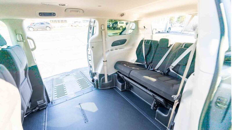 2023 Chrysler Voyager LX