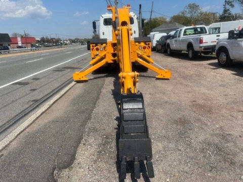 2015 Freightliner M2 106