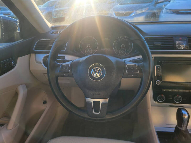 2013 Volkswagen Passat SE PZEV