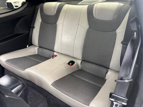 2013 Hyundai Genesis Coupe 2.0T Premium