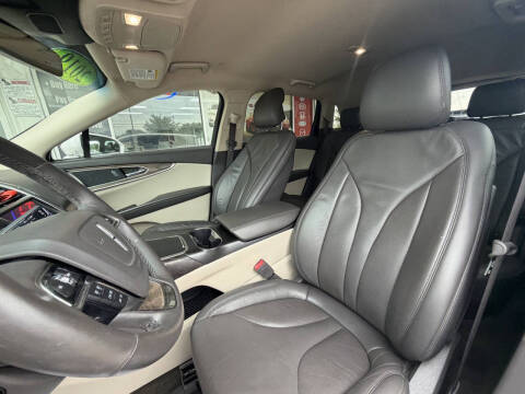 2019 Lincoln Nautilus Select