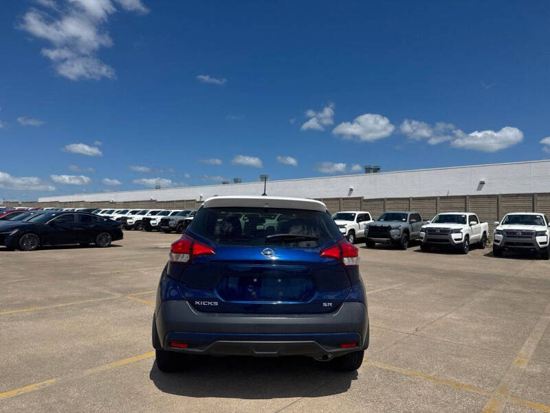 2019 Nissan Kicks SR
