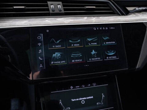 2021 Audi e-tron quattro Premium