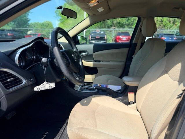 2012 Dodge Avenger SE