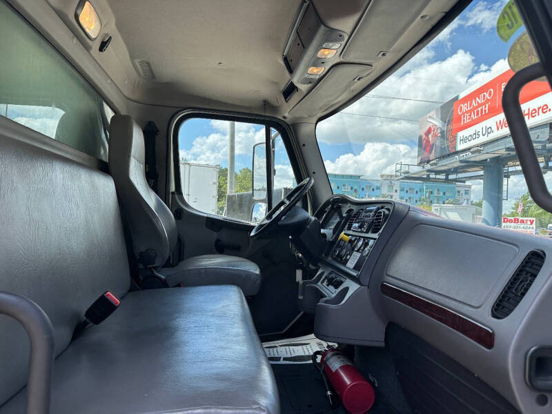 2018 Freightliner M2 106