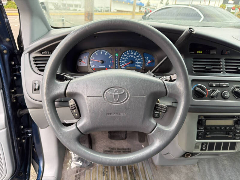2001 Toyota Sienna LE