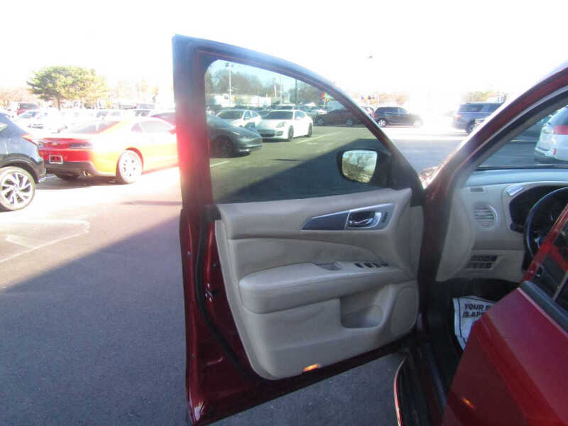 2020 Nissan Pathfinder SL