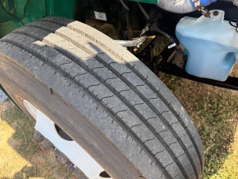 2014 Freightliner M2 106