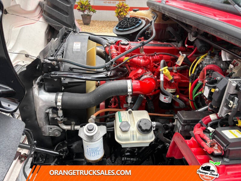 2017 Freightliner M2 106