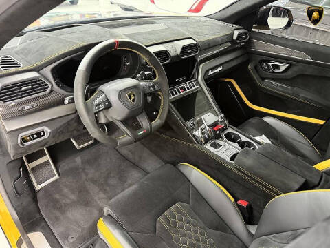 2024 Lamborghini Urus Performante