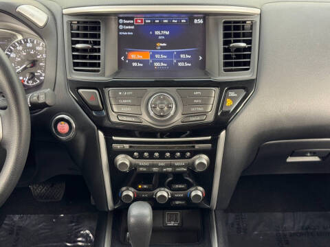 2018 Nissan Pathfinder S