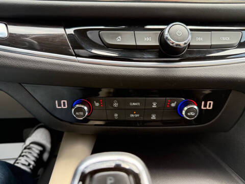 2018 Buick Enclave Essence