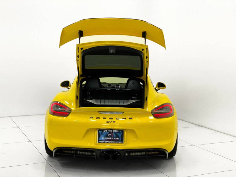 2016 Porsche Cayman GT4