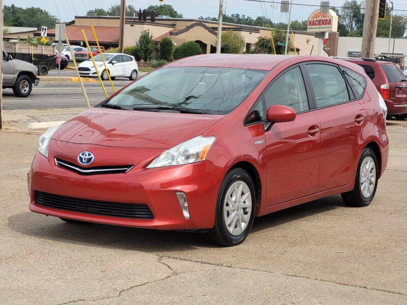 2012 Toyota Prius v Five's photo