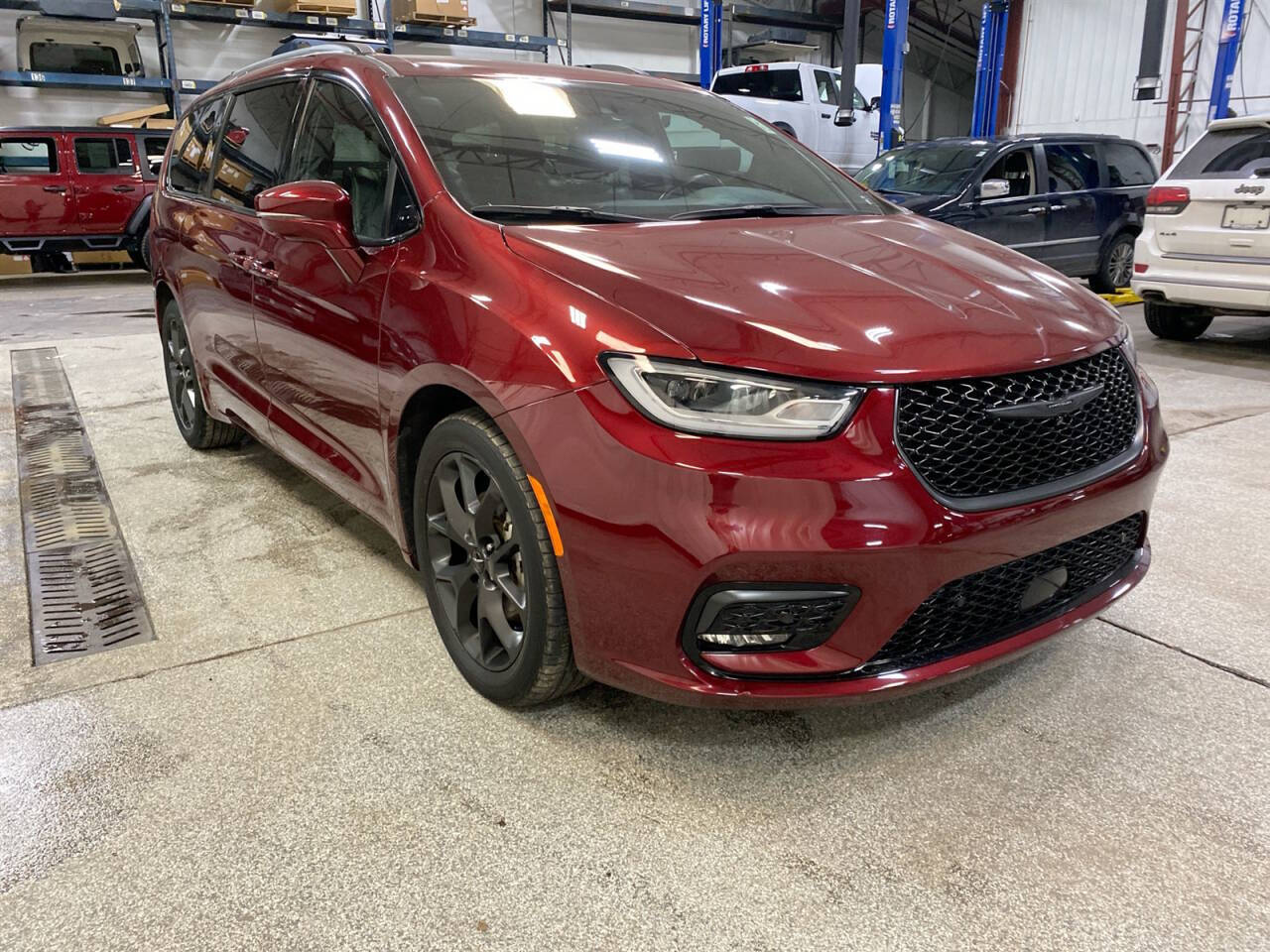 2021 Chrysler Pacifica for sale at Victoria Auto Sales in Victoria, MN