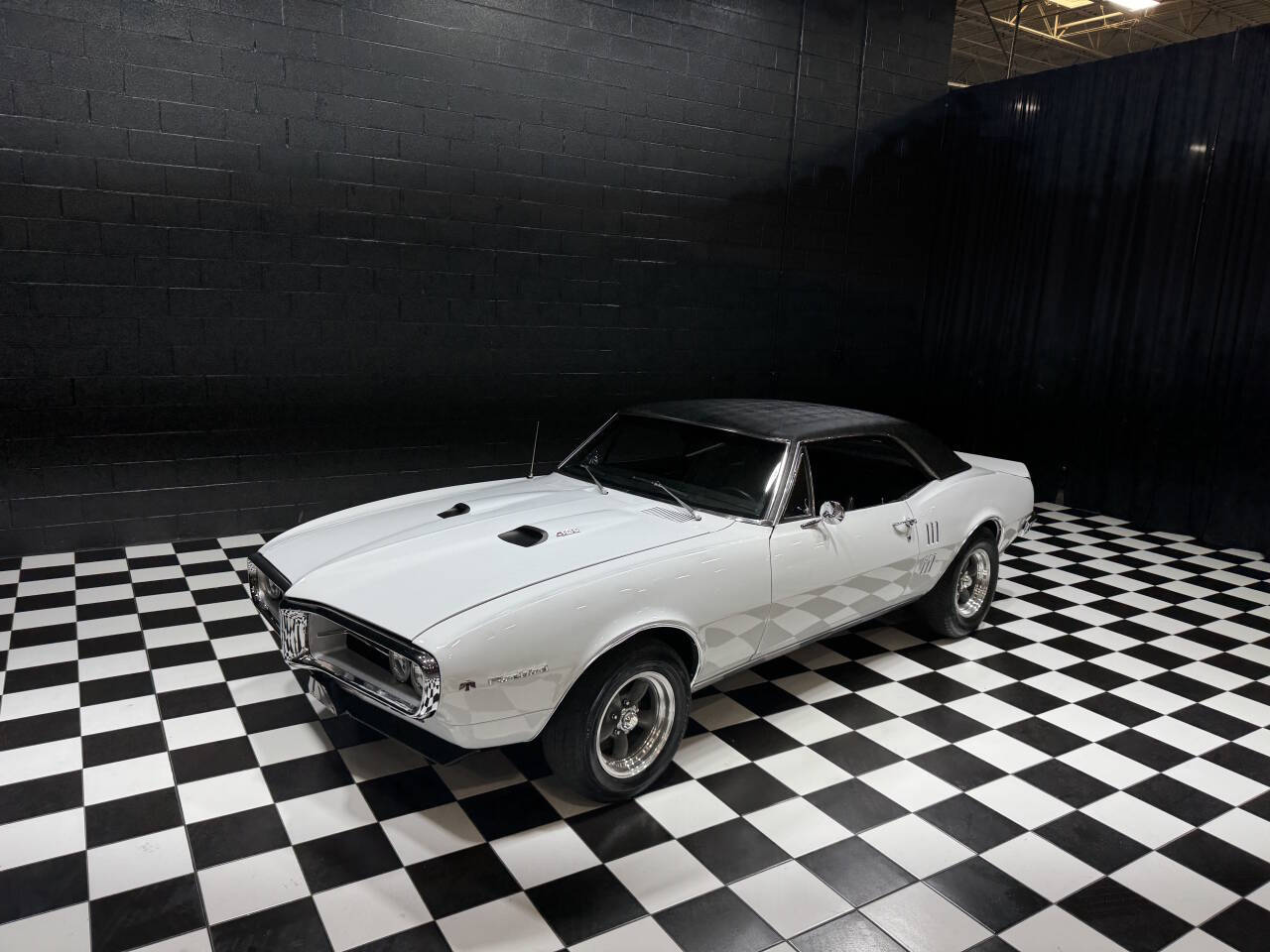 1967 Pontiac Firebird 18