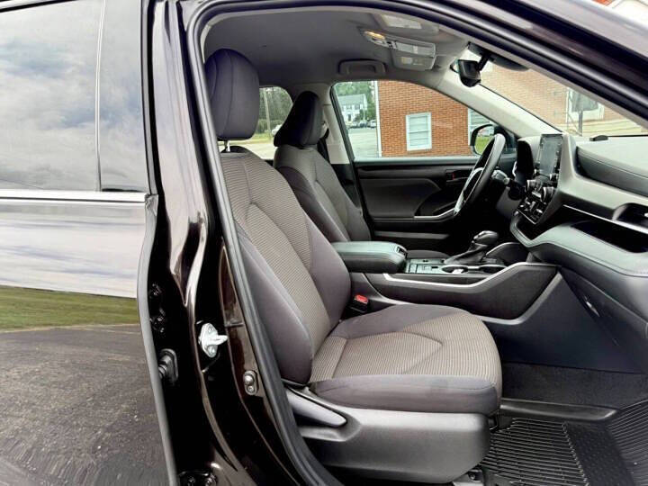 2022 Toyota Highlander L