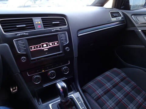 2017 Volkswagen Golf GTI S