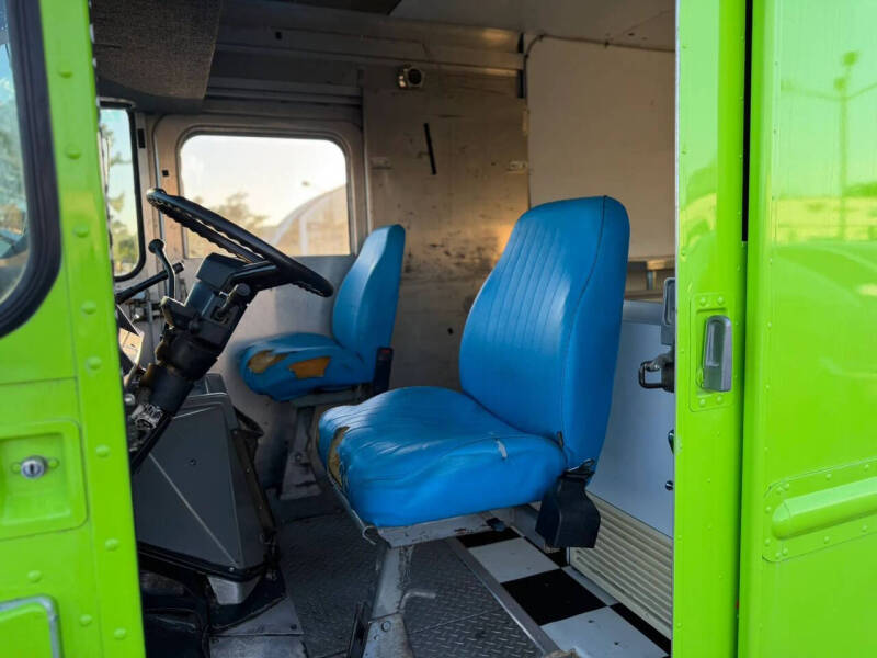 1992 GMC P30 Forward Control Chassis
