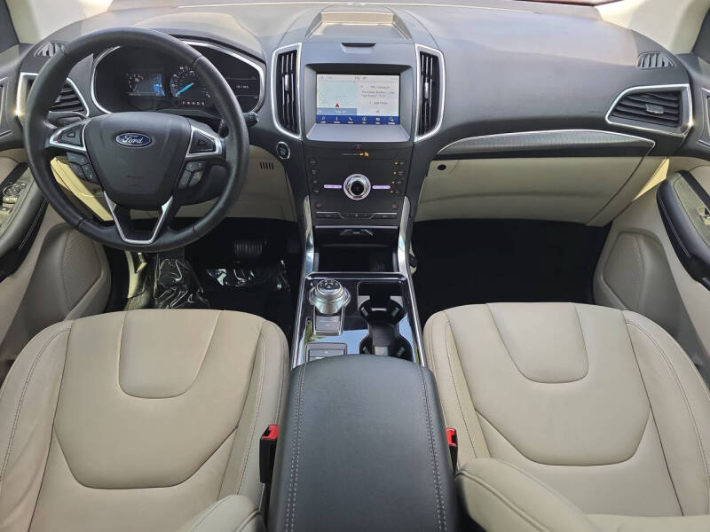 2020 Ford Edge Titanium