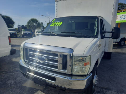 2009 Ford E-Series for sale at Autos by Tom in Largo FL