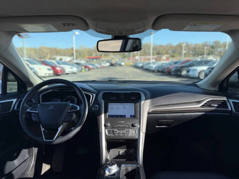 2020 Ford Fusion SEL