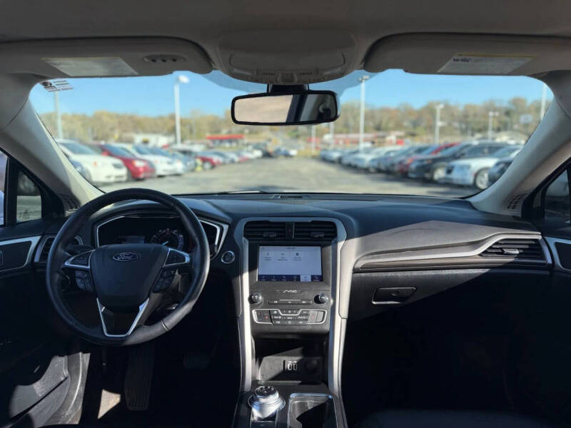 2020 Ford Fusion SEL