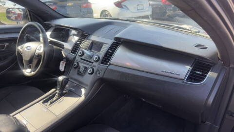 2017 Ford Taurus SEL