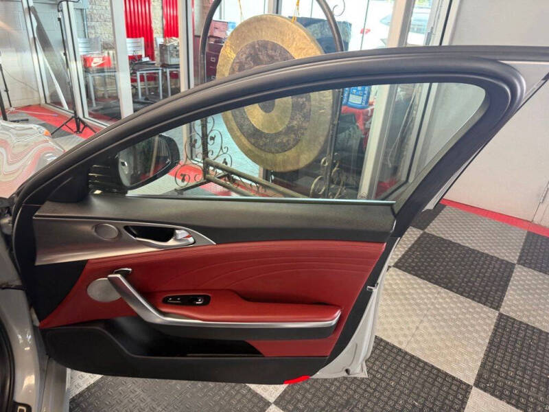 2022 Kia Stinger