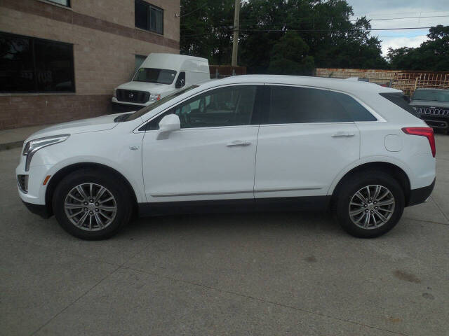 2018 Cadillac XT5 for sale at VIP Motor Sales in Hazel Park, MI