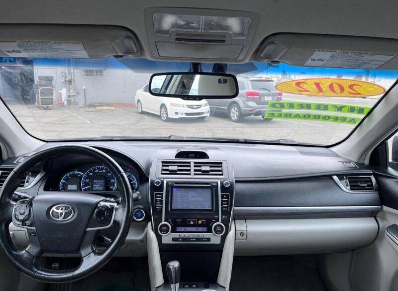 2012 Toyota Camry Hybrid XLE