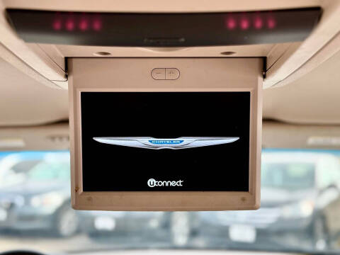 2016 Chrysler Town and Country Touring