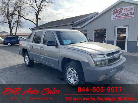 2002 Chevrolet Avalanche for sale at B & B Auto Sales in Brookings SD
