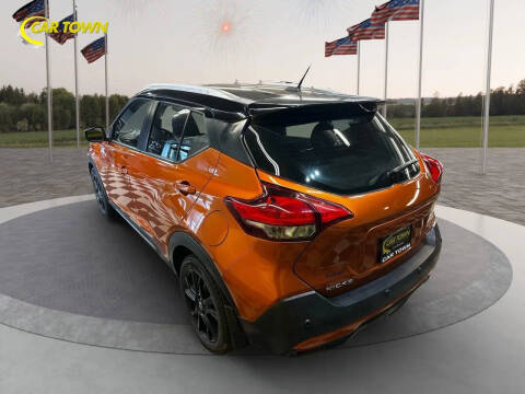 2020 Nissan Kicks SR