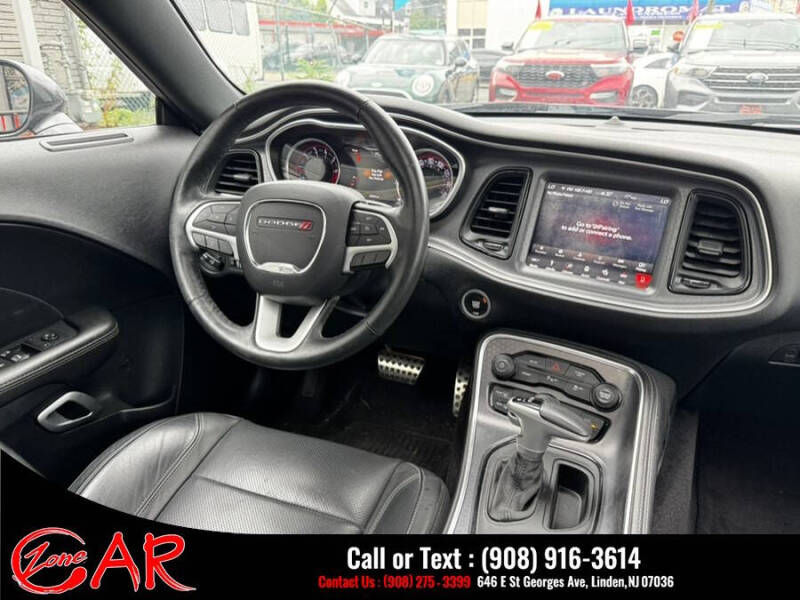 2018 Dodge Challenger SXT Plus