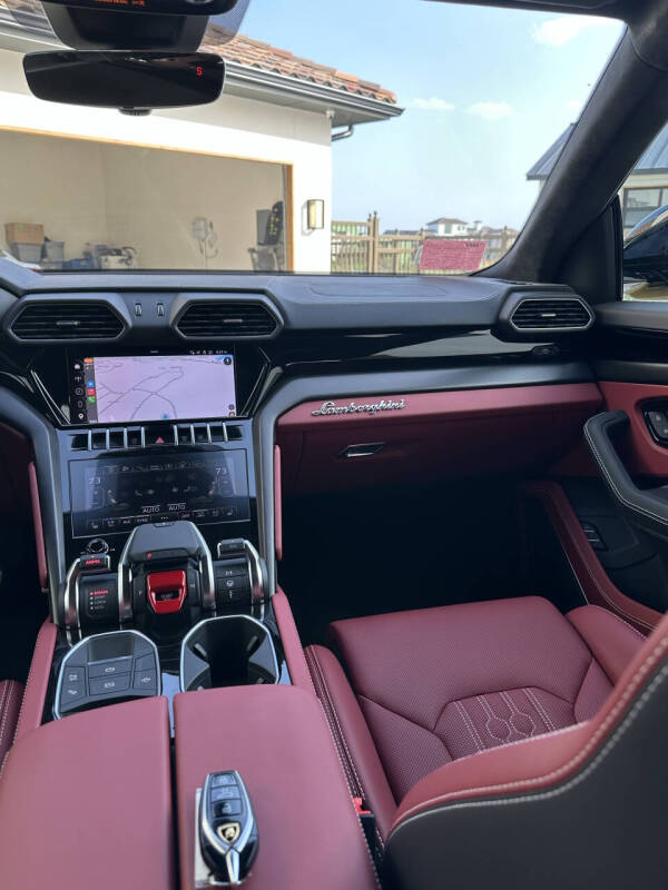 2024 Lamborghini Urus S