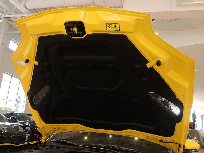 2021 Ferrari 812 GTS