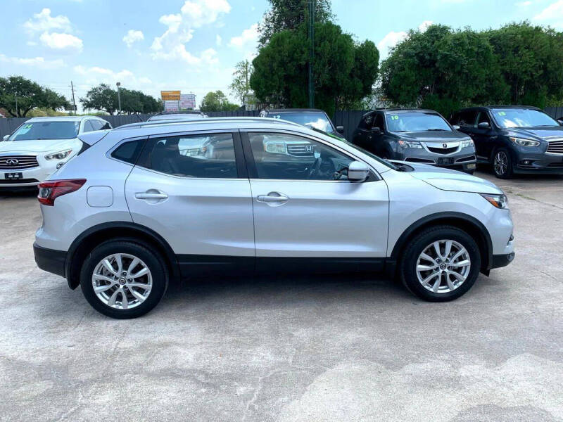 2020 Nissan Rogue Sport SV