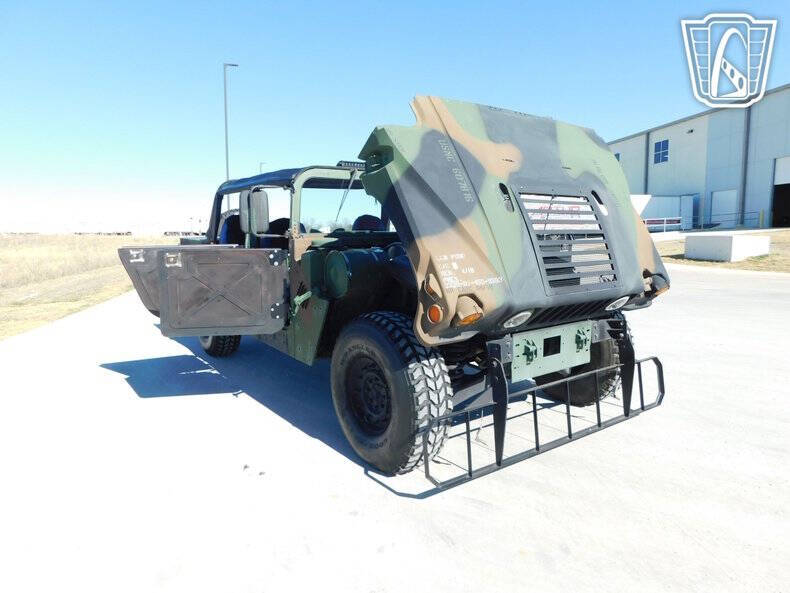2002 AM General M1123