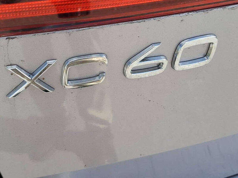 2026 Volvo XC60 T8 Core