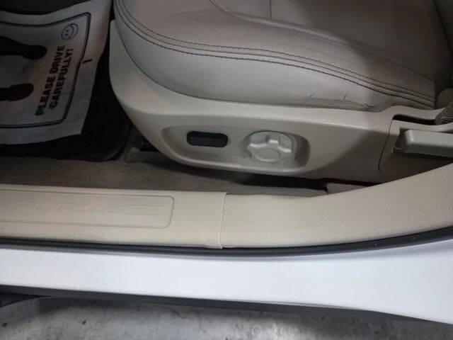 2011 Ford Taurus SEL