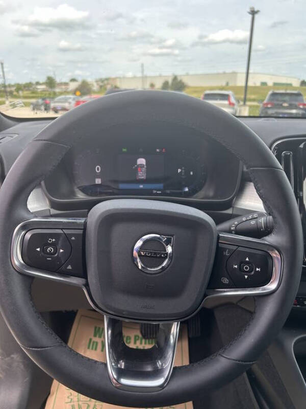 2024 Volvo XC40 B5 Core Bright Theme