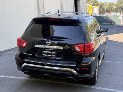 2017 Nissan Pathfinder S