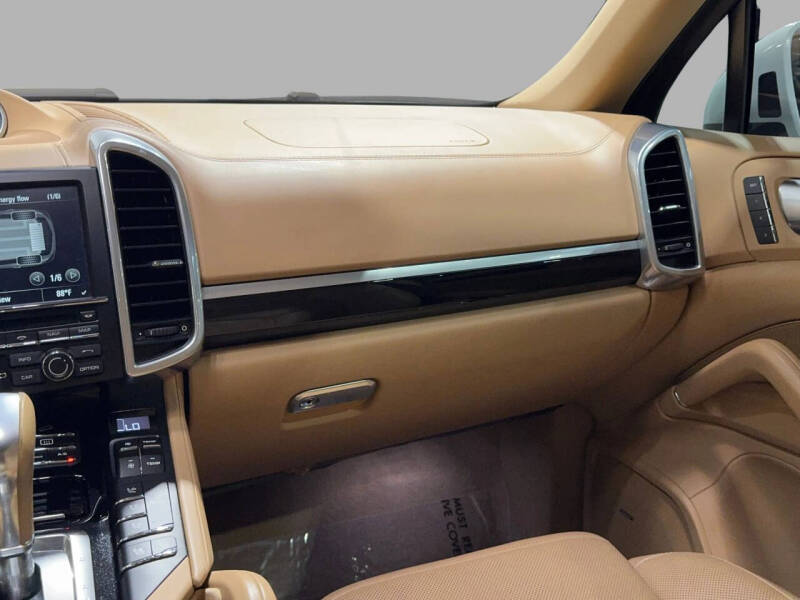 2015 Porsche Cayenne S E-Hybrid