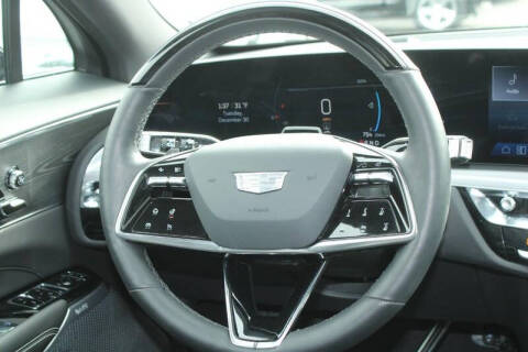 2024 Cadillac LYRIQ Luxury 3