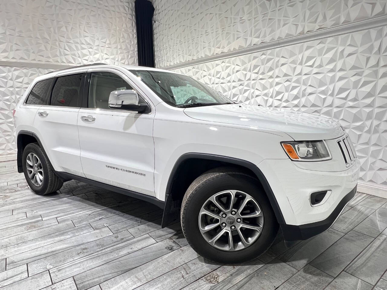 Jeep Grand Cherokee's photo