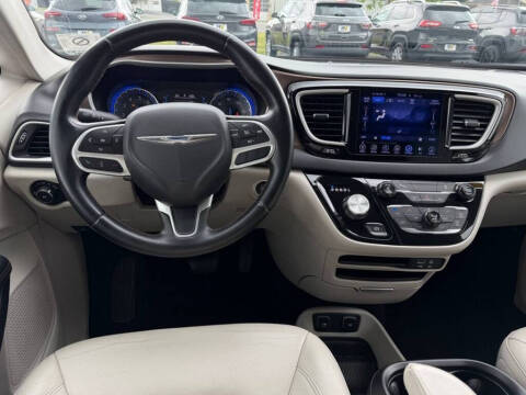 2017 Chrysler Pacifica Touring Plus