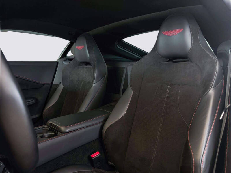 2025 Aston Martin Vantage