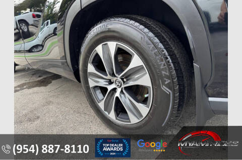 2023 Toyota Highlander Hybrid XLE